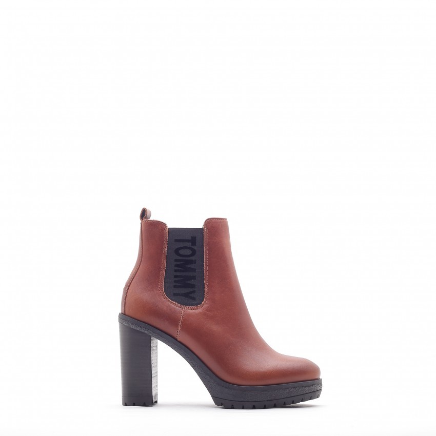 tommy hilfiger casual heeled chelsea