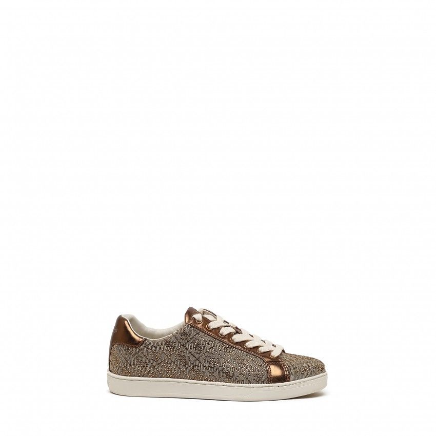 Casual GUESS