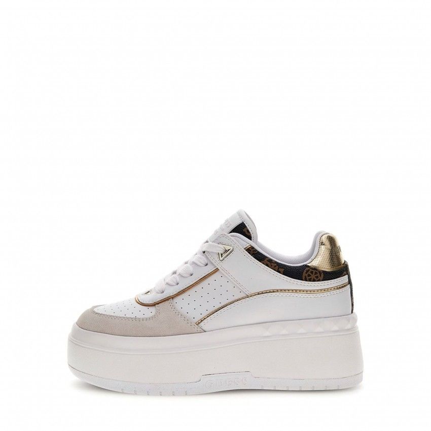 Casual GUESS