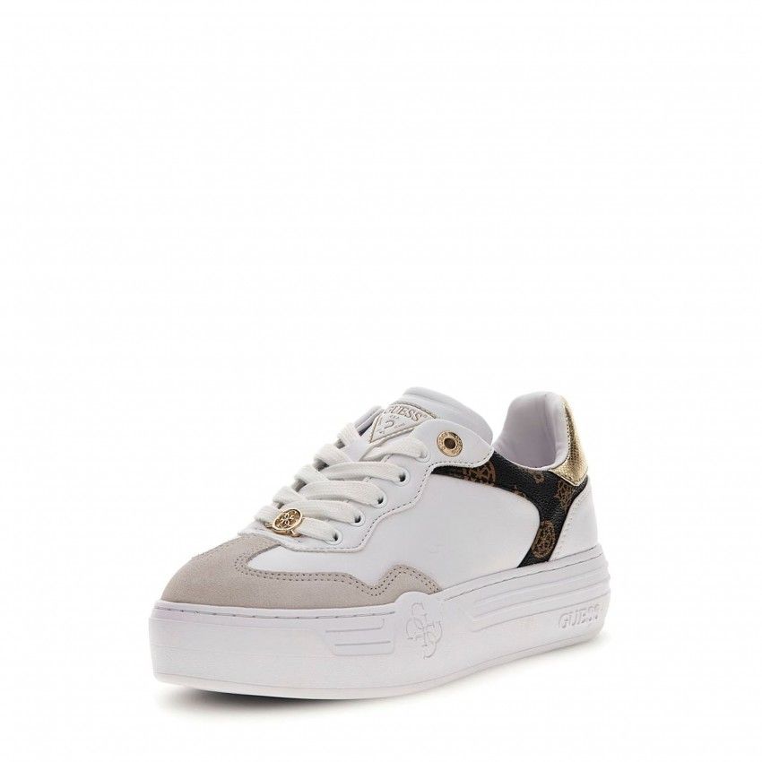 Casual GUESS