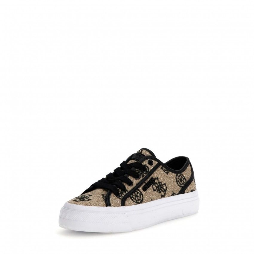 Casual GUESS