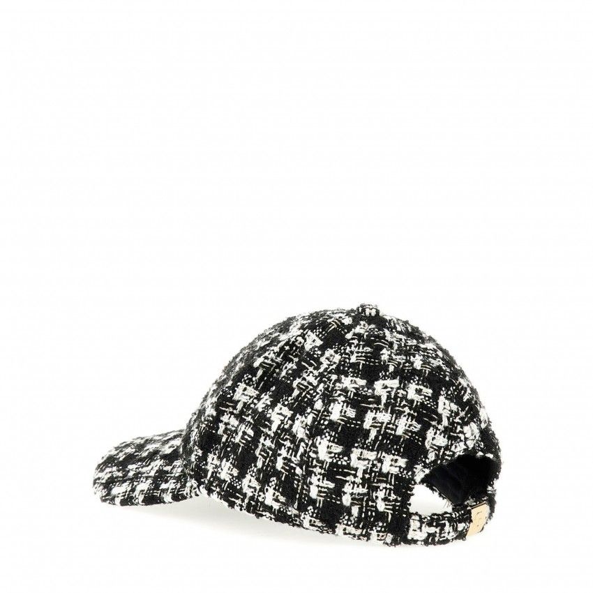 Hats and Beanies GUESS