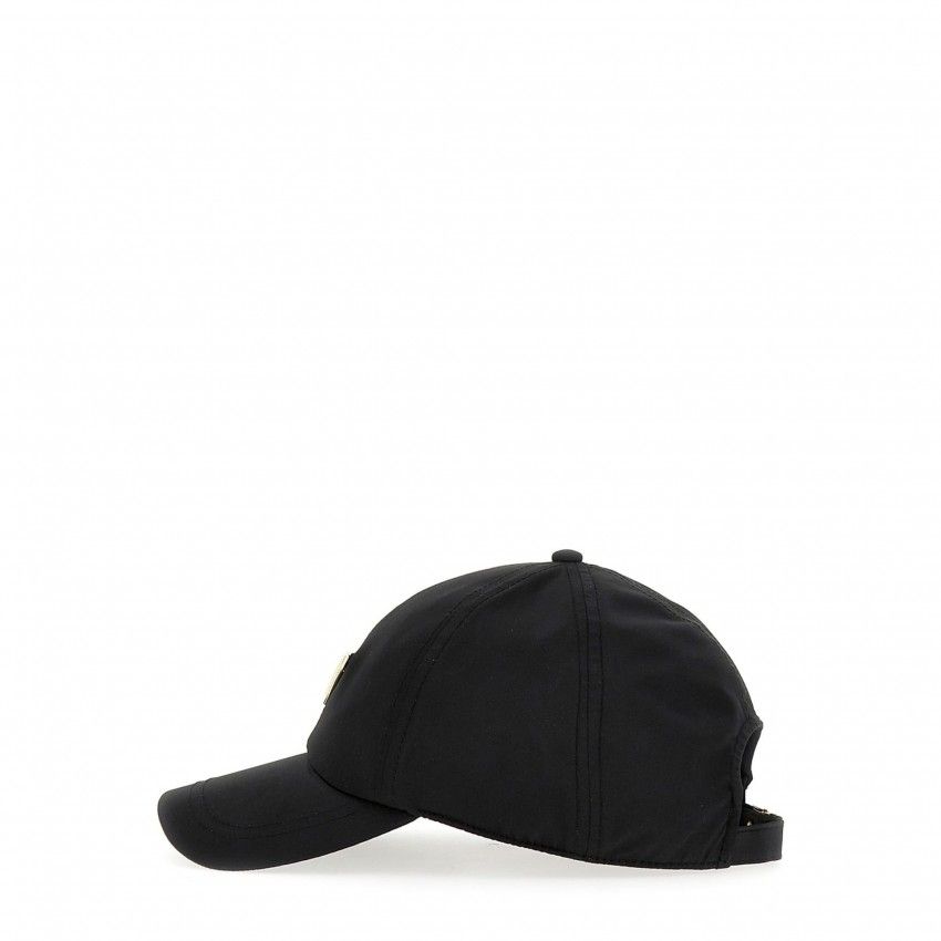 Hats and Beanies GUESS