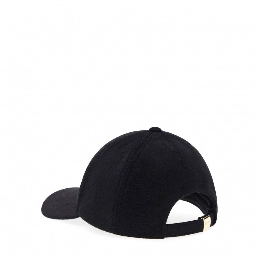 Hats and Beanies GUESS