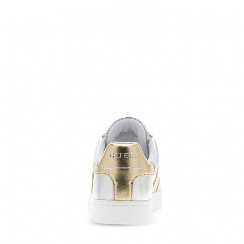 Casual GUESS