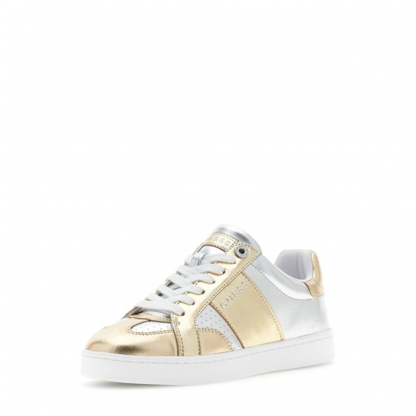 Casual GUESS