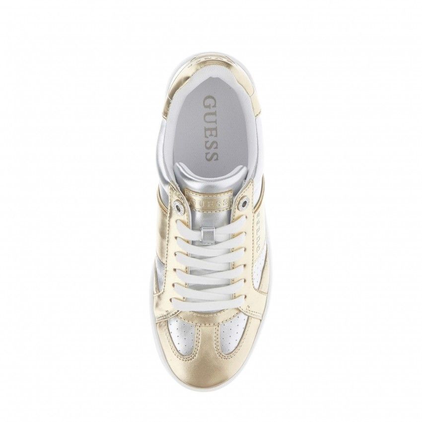 Casual GUESS