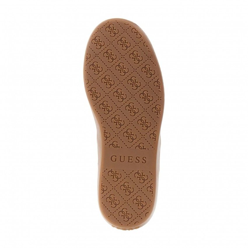 Casual GUESS